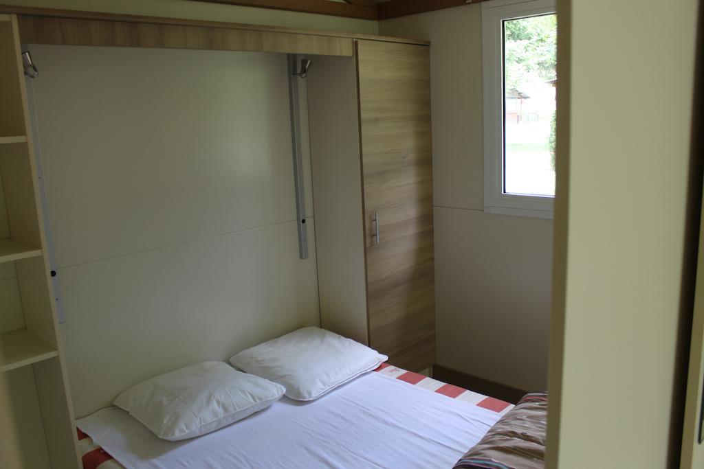 Camping Les Berges Du Doux Colombier-le-Vieux Pokój zdjęcie